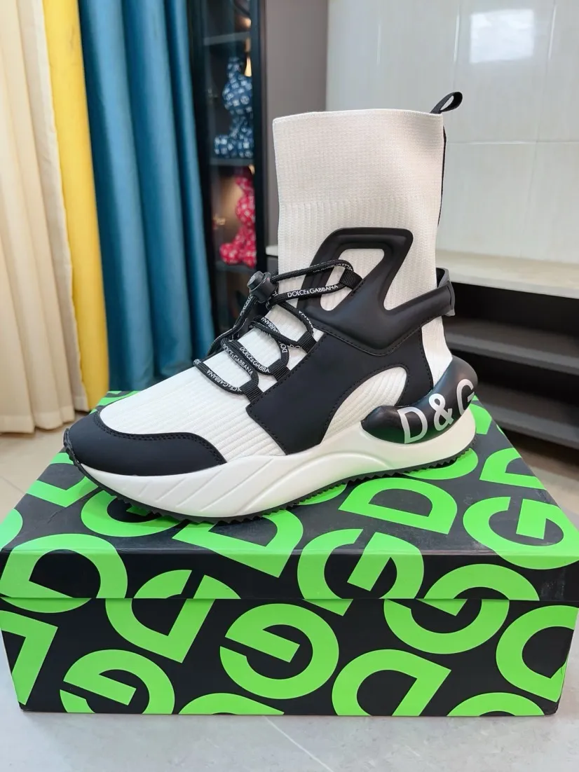 Men's shoes 💰440🌹🌹"Dolce & Gabbana DG" original imported fly woven splicing ➕ fly woven lining, light on the foot, comfortable, versatile, original special outsole 🔥favored by trendy men, welcome to compare quality 🔥exquisite luxury, super A level! Compared with the genuine product at the counter, the version is no worse at all! Code number 36-46